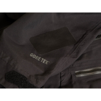 Reparatur Beispiel mit 'Tenacious Tape' Gore-Tex Reparaturkit