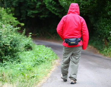 Benutzung beim Wandern, 'Pro-Light Waist Pack' von Overboard